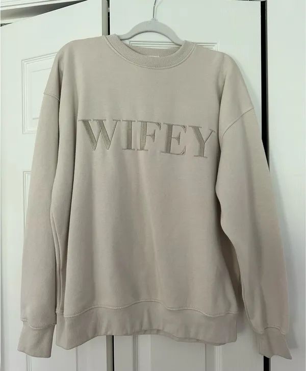 Six Stories Wifey Sweatshirt - Image 3