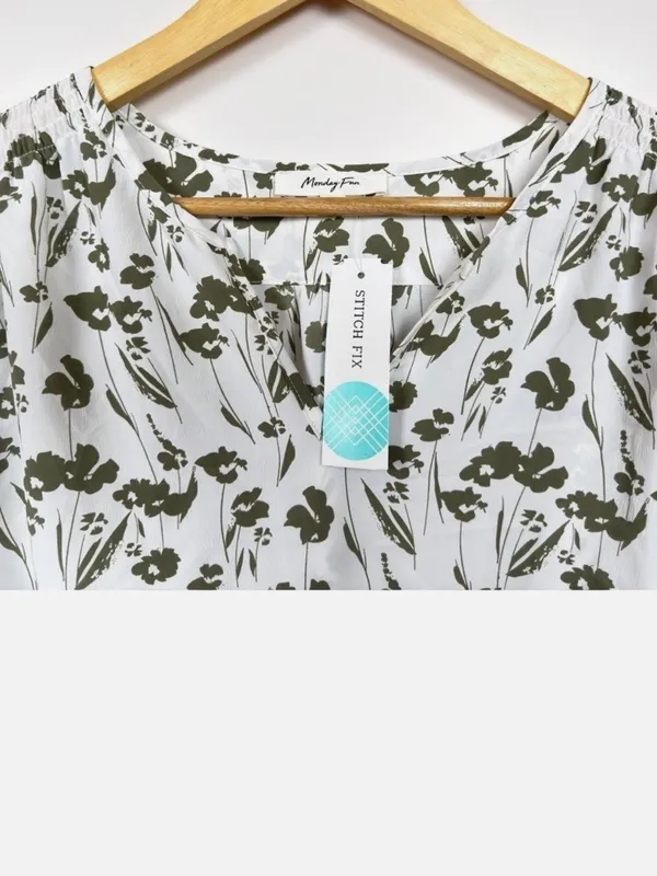 Monday Fun Kinny Split Neck Smocked Shoulder Blouse Green Size 2X - Image 3