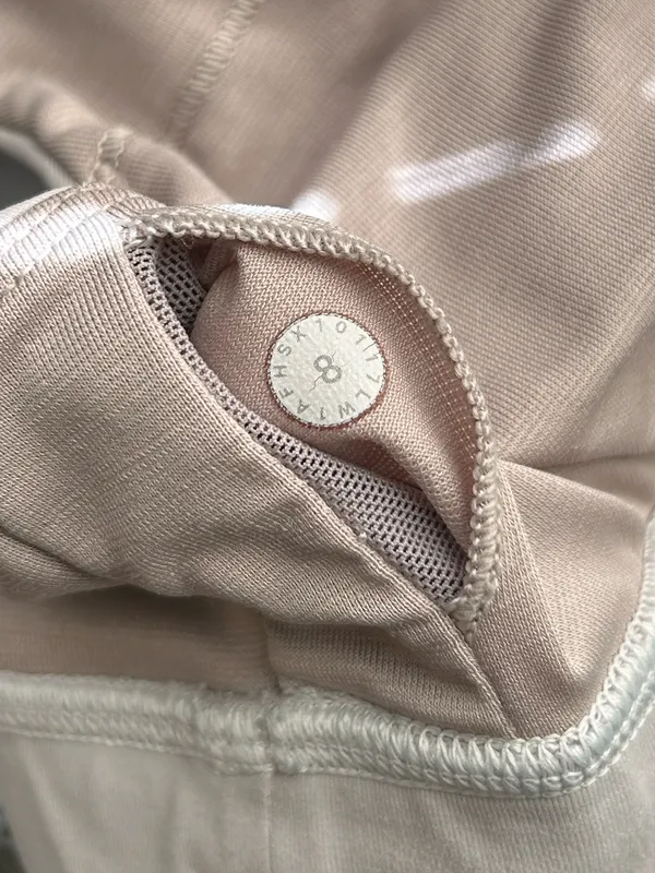 Lululemon Size 8 Adjust Me racer back bra with a low scoop neckline No Pads - Image 3