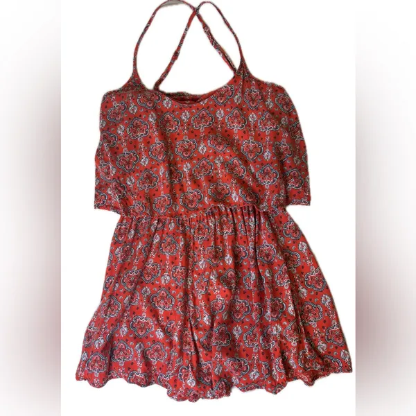 HOLLISTER Romper/ Jumpsuit Women’s Size XS. Adjustable Straps 100% Viscose - Image 3