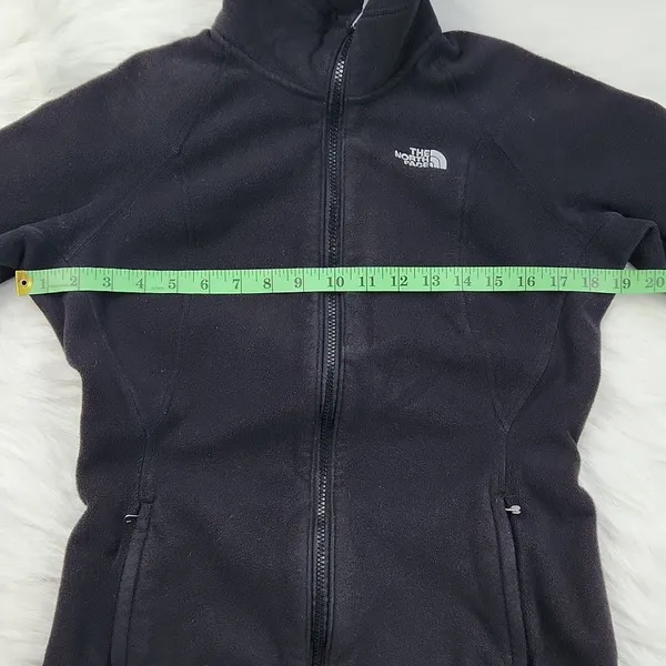 The North Face fleece zip up jacket black Medium fits a‎ Small - Image 6