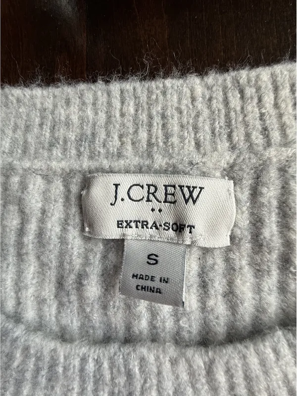 J.Crew Extra-Soft Gray Ribbed Sweater Size Small - Image 2