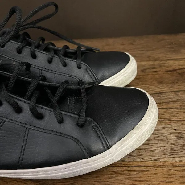 Old Navy Court Sneaker - Image 5