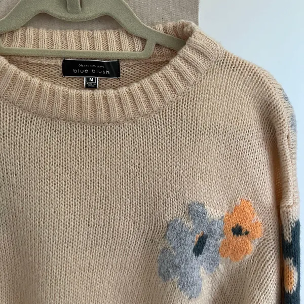 Grey Bandit Blue Blush Floral Sweater - Image 3