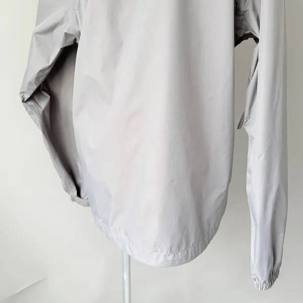 Helly Hansen Gray Hooded Rain Jacket Women’s Small Waterproof Lightweight - Image 4