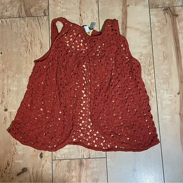 Mimi Chica - crochet tank top - women’s size small -‎ burnt/orange rust - Image 2