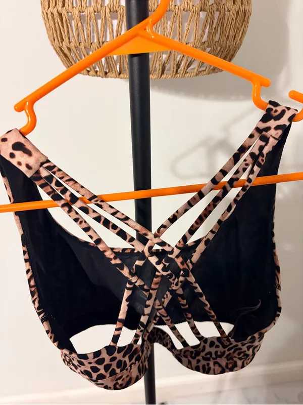 PINK Victoria's Secret Leopard-Print Strappy Sports Bra in Brown and Black - Image 4