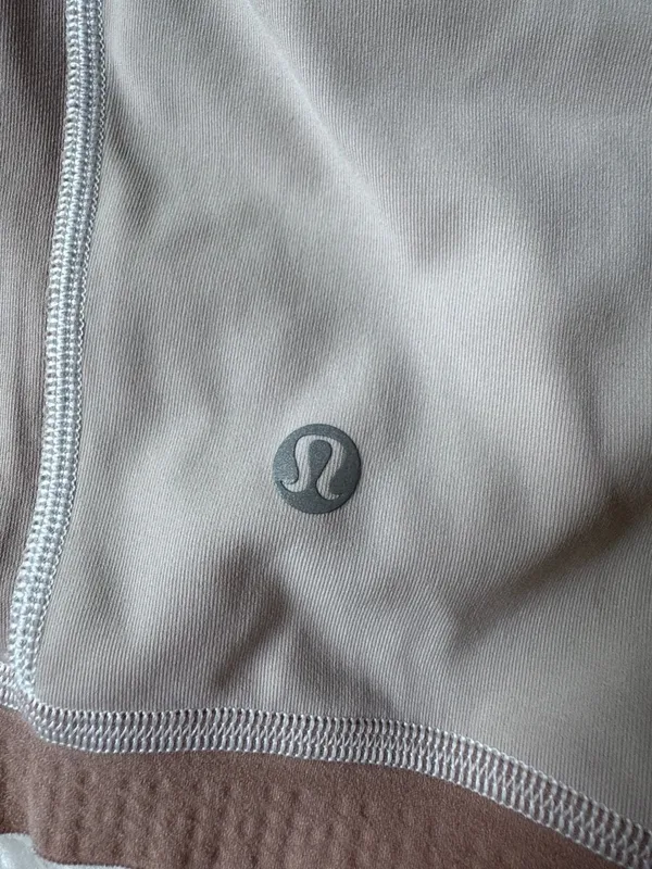 Lululemon Morning Match Short 3.5" Size 8 (RARE ITEM ESP IN THIS COLOR) - Image 3