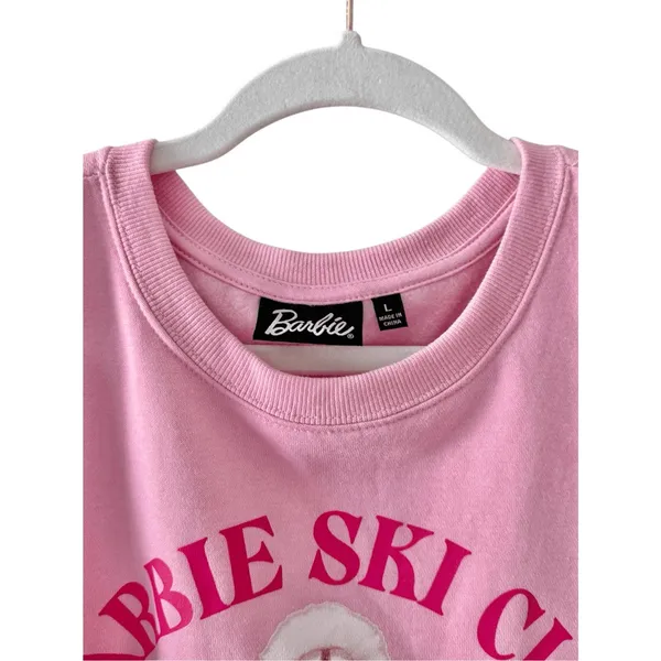 Barbie Sweatshirt Ski Club 1959 Size Large Pink Crewneck‎ Graphic Cropped NEW - Image 5