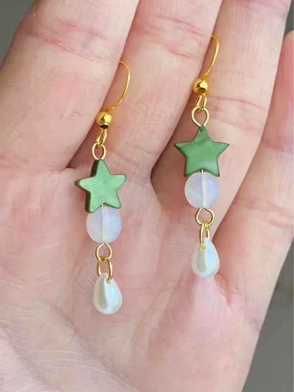 Handmade fairy whimsy star & teardrop dangle earrings💚🌟 - Image 6
