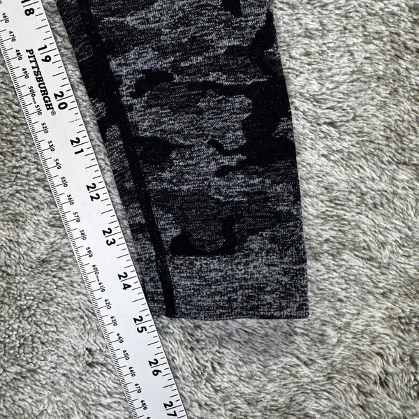 Gymshark Adapt Camo Seamless Leggings Sz XS - Image 5
