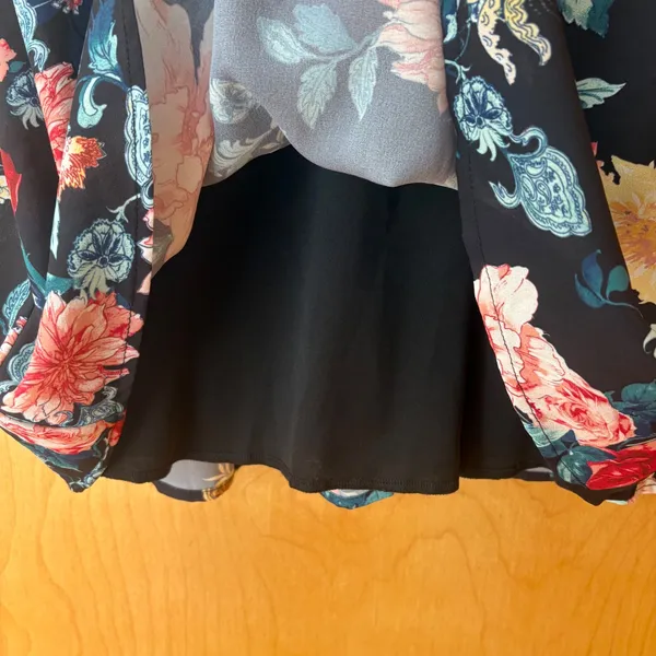 Row-A Floral Mini Dress Womens Medium Black Flutter Sleeve V-Neck Boho Chic - Image 6