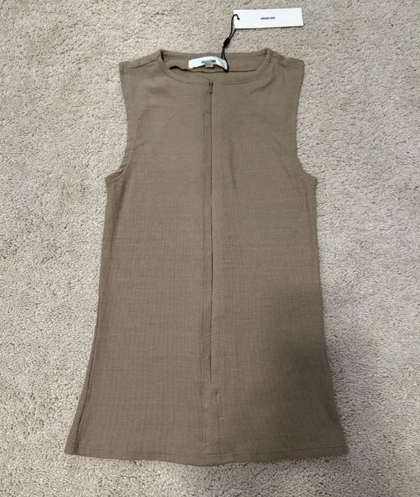Joah Brown Invisible zip tank, NWT! - Image 3