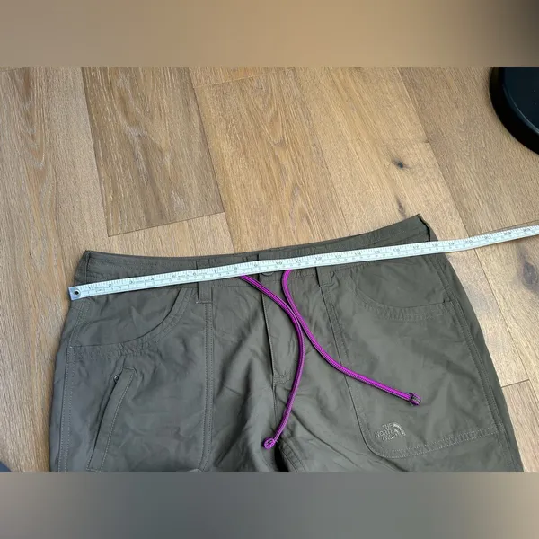 Size 10 North Face Hiking Pants, Women’s Large Hiking pants - Image 9