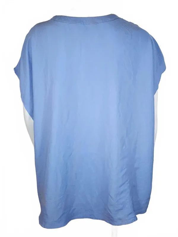 Banana Republic Women's XXL Blue V-Neck Blouse - Image 5
