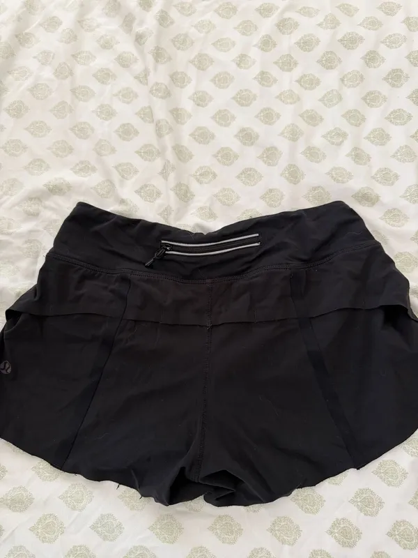 Lululemon Shorts Speed Up 2.5" - Image 2