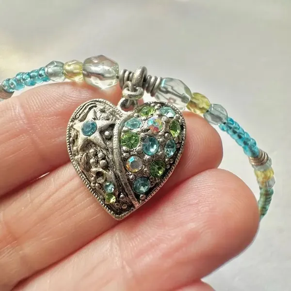 Blue beaded rhinestone heart choker necklace - Image 7