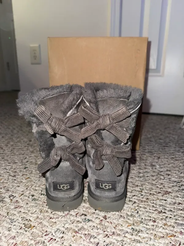 Gray Bailey Bows - Image 2