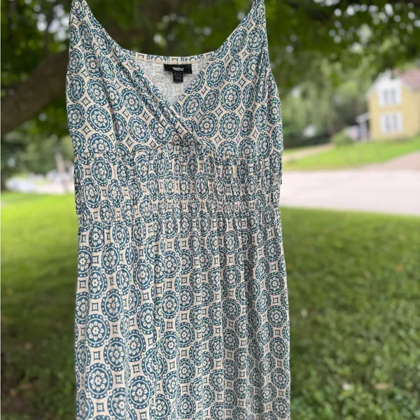 Chic Geometric Print Maxi Dress in‎ Blue and White - Image 2