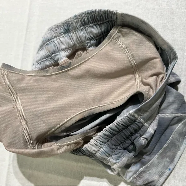 Lululemon Hotty Hot Short II * Long 4" Gray Diamond Dye Pitch Grey Size 4 - Image 6