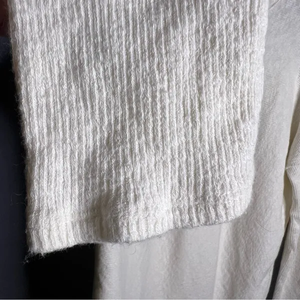 Free People Casey Tunic Sweater im Ivory. size Small. - Image 10