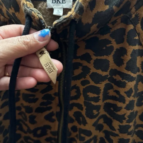 BKE Animal Print Zip-Up Hoodie - Image 5
