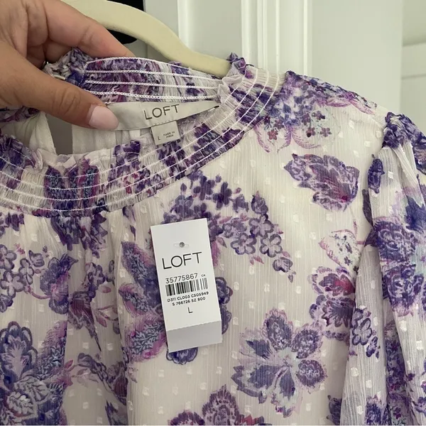 NWT LOFT Floral Smocked Puff‎ Sleeve Ruffle Blue White Blouse - Image 3
