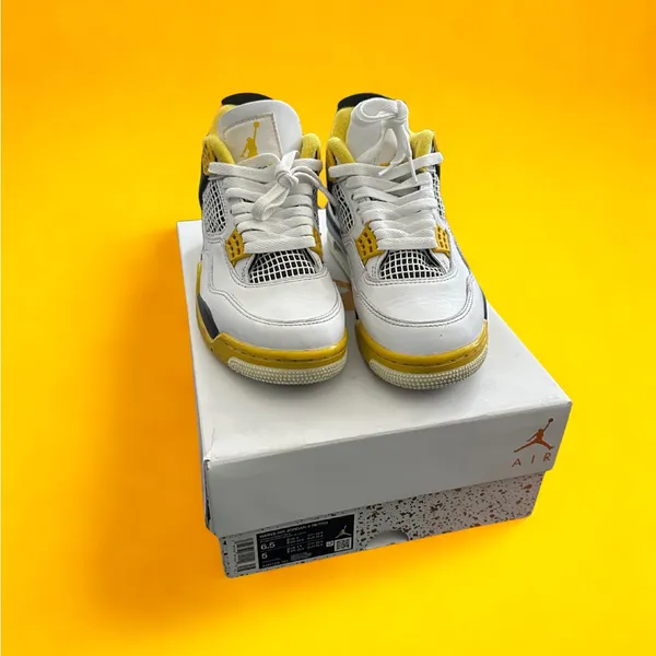 Women’s Air Jordan 4 Retro - Image 4