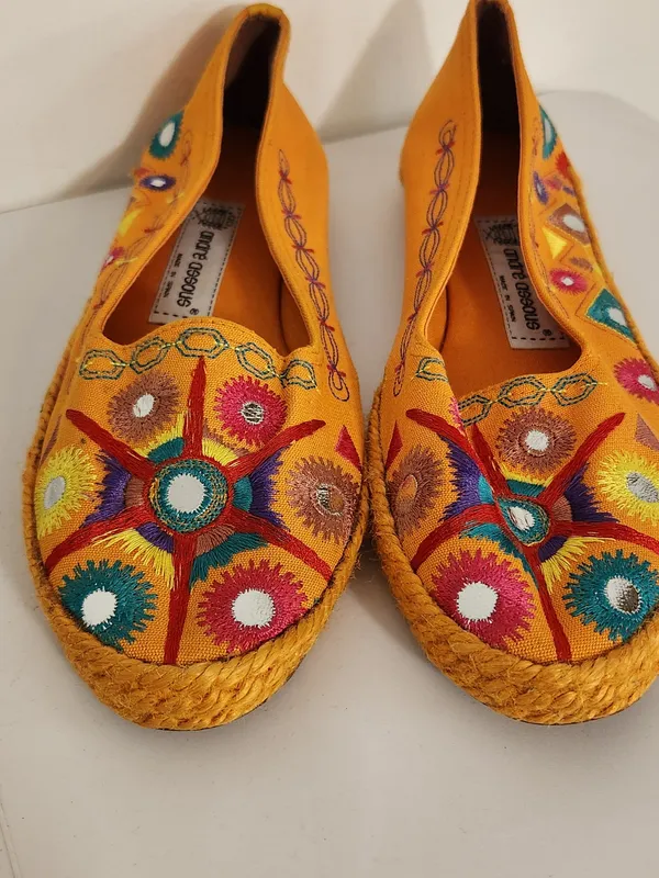 Andre Assous Orange Embroidered Espadrille Slip-On Shoes Size 9.5 - Image 4