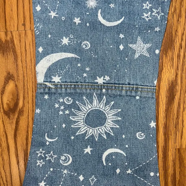 Super Cool Juny Celestial Whimsigoth Flare Jeans! Blue Size 28 - Image 10