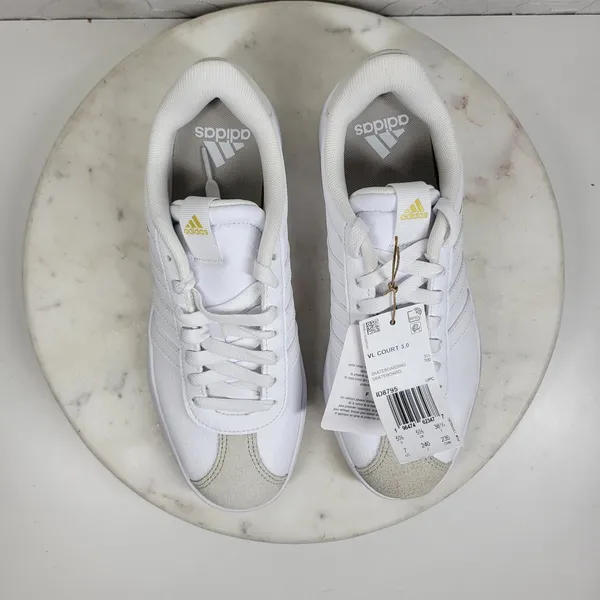 Adidas VL Court 3.0 Skate Sneakers Size 7 White Gold Leather Casual Everyday NEW - Image 3