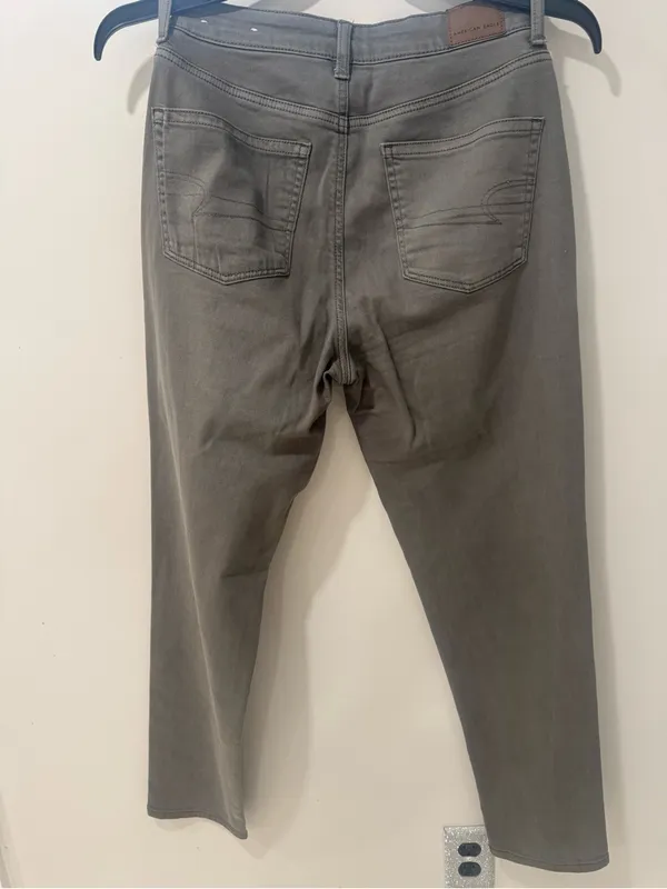 American Eagle Mom Jeans - Gray High-Rise Denim 4L - Image 3