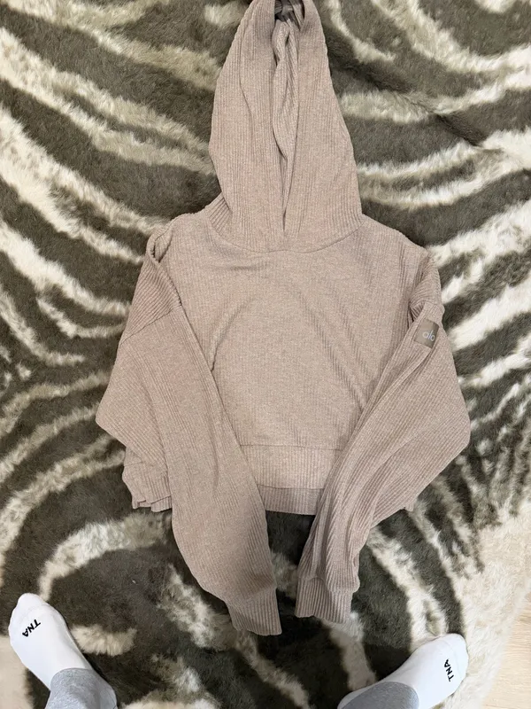 Alo Muse Hoodie Yoga Ribbed Sweatshirt Cropped Gravel Tan L - Image 3