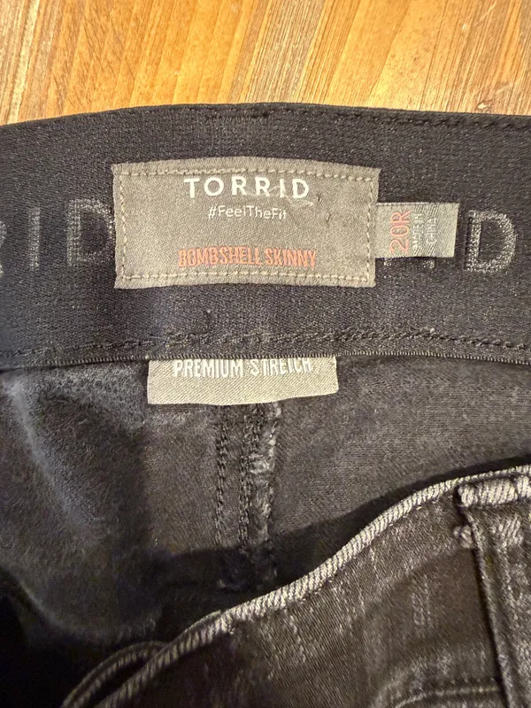 Torrid Bombshell Skinny Black Distressed Premium Stretch Distressed Jeans 20R - Image 4