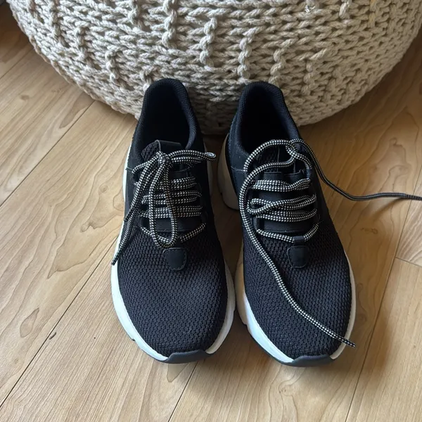 AV RE BLACK SNEAKERS Size 7 - Image 2