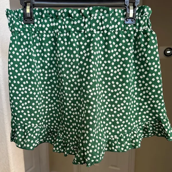 Shein Floral Ruffle Shorts - Image 2