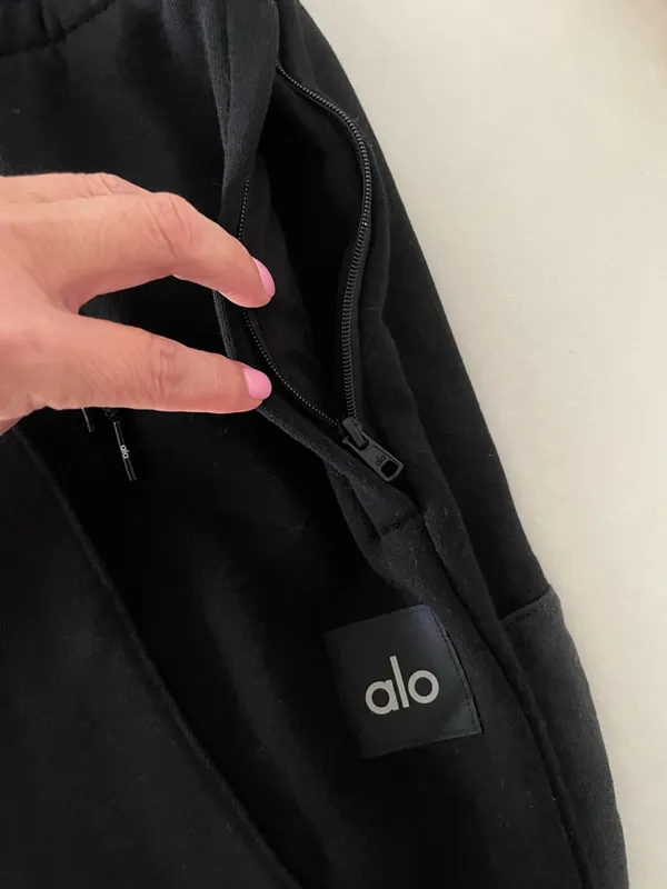 Alo NWOT Make Waves Sweatpants Vintage Black Tonal zipper pockets Size S - Image 9