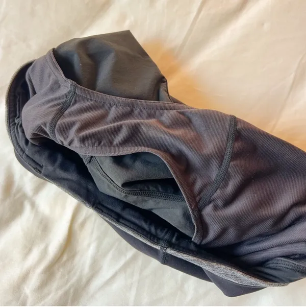 Lululemon black women’s speed up shorts 4inch inseam - Image 4