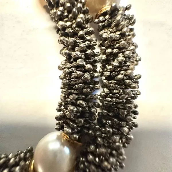 Silver tone faux pearl collar necklace - Image 8