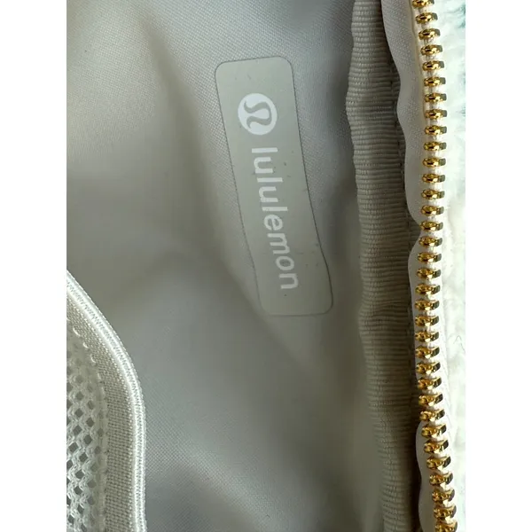 Lululemon‎ Everywhere Belt Bag White Fleece Sherpa Gold Hardware Waist Pack 1L - Image 6