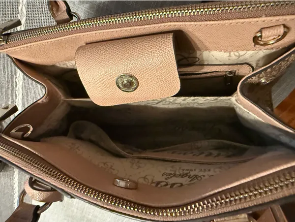 Guess - Image 3