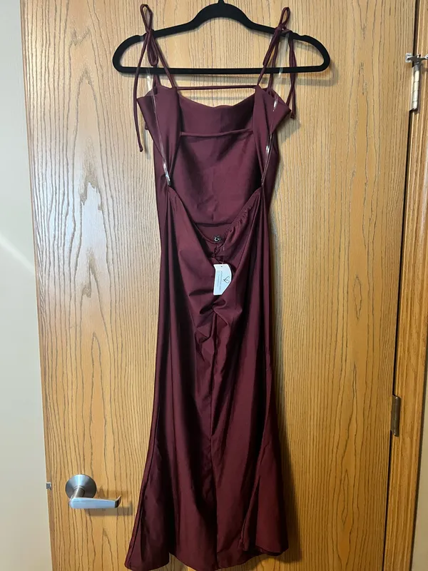 New Windsor Strappy Open Back Midi Dress - Image 6