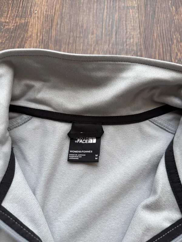 The North Face Women’s Gray 1/4 Zip Fleece Pullover Jacket Tech Glacier - Size M - Image 5