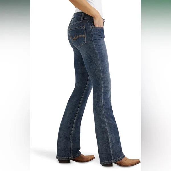 Wrangler Women's Western Mid Rise Stretch Boot Cut‎ Jean C17 - Image 2