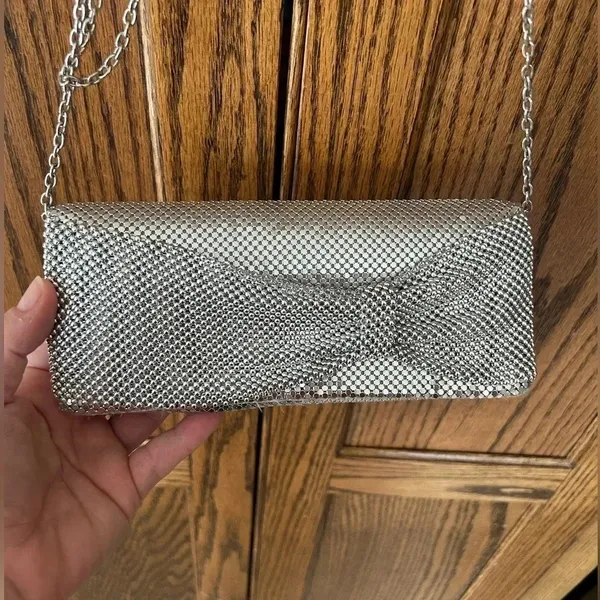 Vintage Gunne Sax | Silver Mesh Evening Bag with Bow Detail‎ and Long Chain - Image 2
