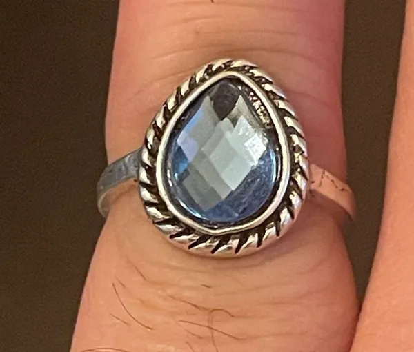 Water drop blue rhinestone silver plated ring size 5.25 - Image 9