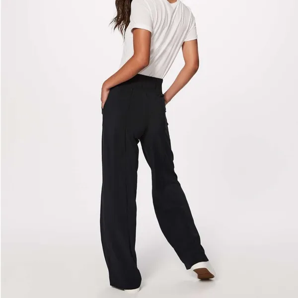 Lululemon Noir Pant in Black | Size 4 - Image 2