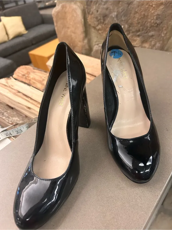Nine West Classic Black Patent High Heel Pumps 7.5 M - Image 5