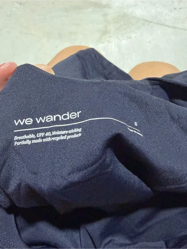 We wander Black Women's sports bra tank top small - Image 4