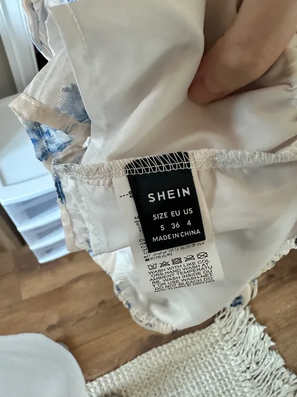 white and blue floral tank shein - Image 3